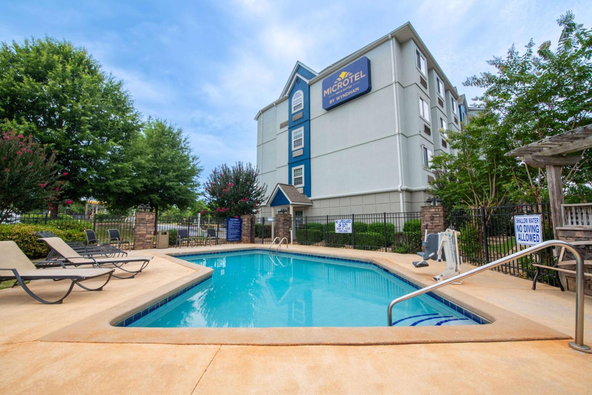 Microtel And By Wyndham Sc 2*