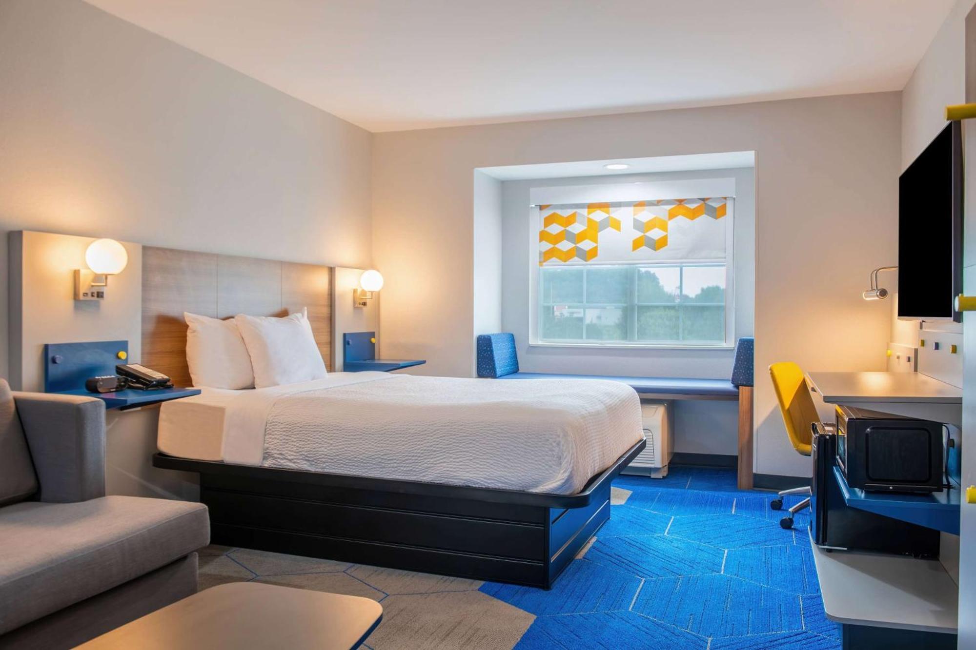 Microtel And By Wyndham Sc 2*