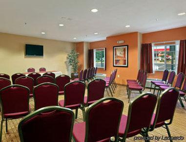 Microtel And By Wyndham Sc Gasthof 2*
